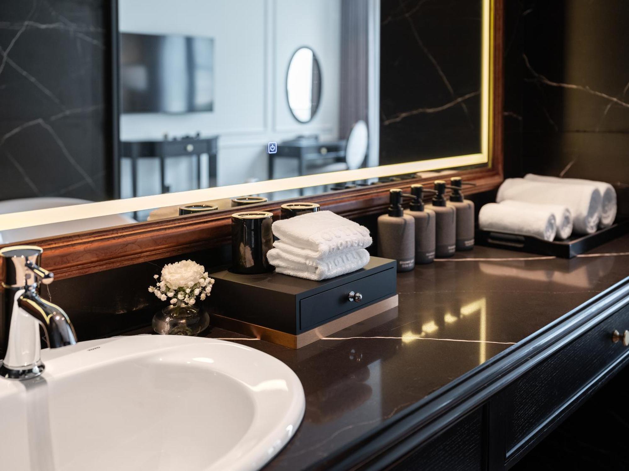 T Boutique Hotel Ханой Экстерьер фото